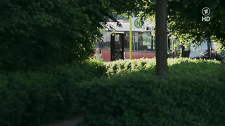 Нина Хосс обнаженная, эротическая сцена из фильма Das Herz Ist Ein Dunkler Wald (2007)