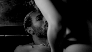 Bo Maerten çıplak, Wolf'tan seks sahnesi (2013)