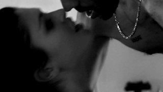 Bo Maerten çıplak, Wolf'tan seks sahnesi (2013)