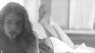 Бо Мартен голая, Маартье ван де Ветеринг сексуальный, сцена секса из фильма Рон Гуссенс, Малобюджетный каскадер (2017)