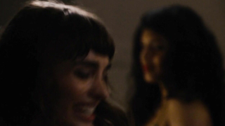 Romane Portail çıplak, Tina Desai seksi, Sense8 A Christmas Special'dan (2016) seks sahnesi