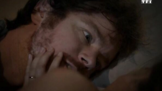 Marie Sambourg nuda, scena di sesso da Une famille formidable s13e05 (2016)