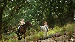 Juliane Elting обнаженная, Flora Bulcao обнаженная, Isabelle Puntel обнаженная, эротическая сцена из O Ornitologo (2016)