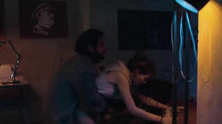 Барбора Янова обнаженная, сцена секса из Цирка Буковски s02e03 (2014)