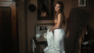 Sabina Laurinova nue, scène érotique de Czarny wawoz (1989)