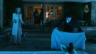 Bridget Regan seksi, Melanie Zanetti çıplak, The Leisure Class'tan (2015) erotik sahne