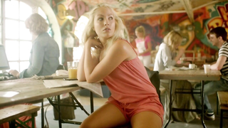 Katarina Gellin desnuda, escena erótica de Hollyoaks Later s05e03 (2012)