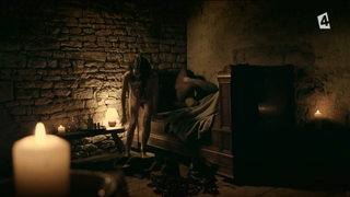 Emilie Arthapignet nuda, scena erotica da Hero Corp s03e27 (2013)