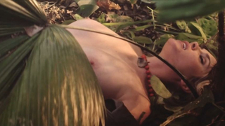 Barbara Evans çıplak, Dois Irmaos s01e03 (2017)'den seks sahnesi