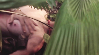 Barbara Evans çıplak, Dois Irmaos s01e03 (2017)'den seks sahnesi