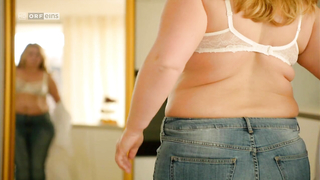 Wolke Hegenbarth sexy, scena di sesso da Es kommt noch dicker s01 (2012)