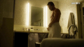 Franziska Weisz çıplak, Stefanie Stappenbeck çıplak, Niemand ist eine Insel'den seks sahnesi (2011)