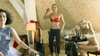 Janina Sachau çıplak, Lisa Bitter seksi, Das Hochzeitsvideo'dan (2012) erotik sahne