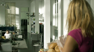 Lucrezia Phantazia çıplak, Das Hochzeitsvideo'dan (2012) seks sahnesi