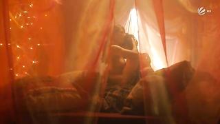 Maike Johanna Reuter çıplak, Einstein s01e05'ten seks sahnesi (2017)