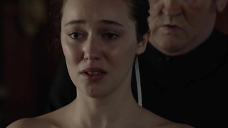Alycia Debnam-Carey nue, scène érotique de The Devil's Hand (2014)