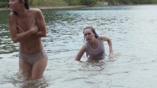 Alycia Debnam-Carey sexy, Adelaide Kane sexy, Katie Garfield sexy, эротическая сцена из The Devil's Hand (2014)