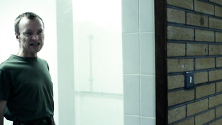 Rachael Taylor nue, scène érotique de Ghost Machine (2009)