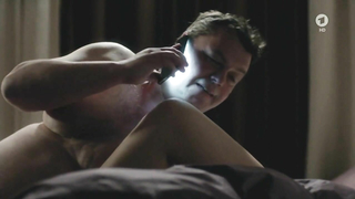 Анна Шафер обнаженная, эротическая сцена из фильма «Цильфандер Флюхт» в фильме «Карпатен» (2016)