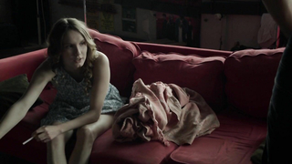 Ana Girardot çıplak, Les Revenants s01e06,s02e01 (2012,2015)'den seks sahnesi