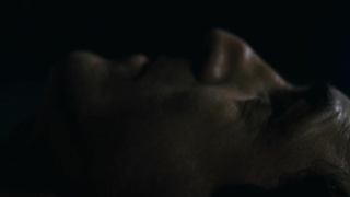 Мари-Жозе Кроз обнаженная, эротическая сцена из фильма «Не влюбилась в человека» (2006)