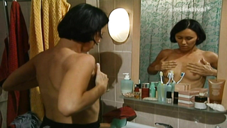 Susanne Gannott nue, Anna Nowak nue, scène érotique de Lindenstrasse e831 (2001)