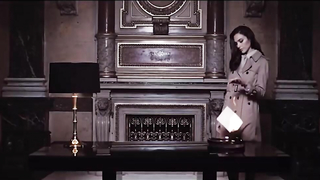 Обнаженная Галь Гадот, эротическая сцена из Gucci Bamboo (2015)