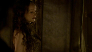 Lotte Verbeek nuda, scena erotica da I Borgia s01e02 (2011)
