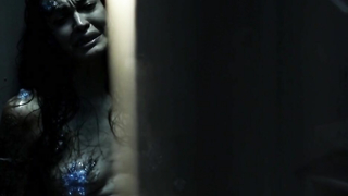 Florence Faivre desnuda, escena erótica de The Expanse s01e09 (2016)