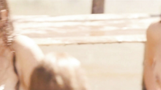 Violetta Davydovskaya çıplak, Viktoriya Gilevich çıplak, Ekaterina Rudneva çıplak, 1612 Khroniki smutnogo vremeni'den erotik sahne (2007)