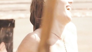 Violetta Davydovskaya çıplak, Viktoriya Gilevich çıplak, Ekaterina Rudneva çıplak, 1612 Khroniki smutnogo vremeni'den erotik sahne (2007)