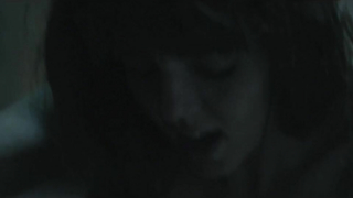 Ophelia Lovibond nuda, scena di sesso da Gozo (2015)