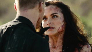 Christina Ochoa sexy, cena erótica de Blood Drive s01e02 (2017)