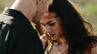 Christina Ochoa sexy, cena erótica de Blood Drive s01e02 (2017)