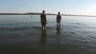 Tjasa Ferme çıplak, Gewohnheit ist ein Himmelschatz (2011) filminden seks sahnesi