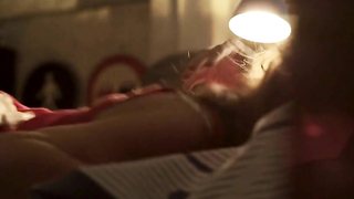 Adriana Ugarte çıplak, Lo contrario al amor'dan (2011) seks sahnesi