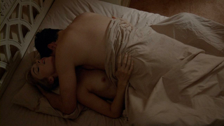 Caitlin FitzGerald nuda, scena di sesso da Masters of Sex s03e08 (2015)