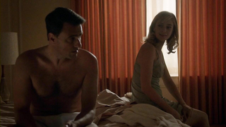 Caitlin FitzGerald nuda, scena di sesso da Masters of Sex s03e08 (2015)