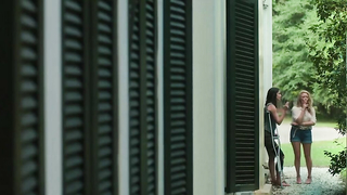 Cobie Smulders sexy, scena di sesso da The Intervention (2016)