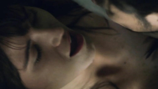 Elena Kazan nue, Nathalia Acevedo nue, scène de sexe de Ruined Heart (2015)