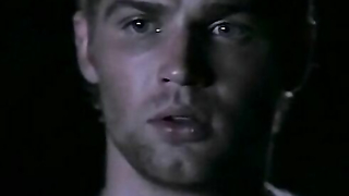 Элиза Душку сексуальная, эротическая сцена из Open Graves (2009)