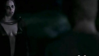 Элиза Душку сексуальная, эротическая сцена из Open Graves (2009)