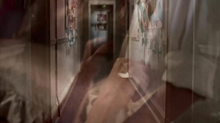 Eileen Davidson nua, Jodi Draigie nua, cena erótica de The House on Sorority Row (1983)