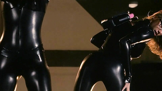 Eliza Dushku sexy, Shannon Elizabeth sexy, Ali Larter sexy, Jennifer Schwalbach Smith sexy, cena de sexo de Jay e Silent Bob Strike Back (2001)