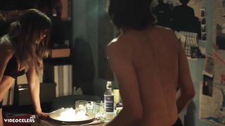 Сцена секса - Лиза-Мари Королл обнаженная - сцена из: Wir sind jetzt s01e04 (2019)