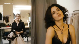 Обнаженные знаменитости -: Ина Вайсе голая, Эрика Марожан голая - Я буду скучать (2014)