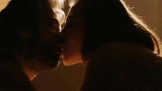 Çıplak ünlüler »: Jasmine Trinca çıplak, Hawa Essuma çıplak - Piyano Solo (2007)