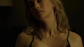 Célébrités nues »: January Jones sexy - Good Kill (2014)