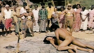 Çıplak ünlüler »: Janet Agren çıplak, Paola Senatore çıplak, Me Me Lai çıplak - Eaten Alive (1980)