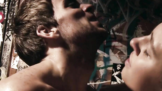 Celebrità nude »: Juliet Tondowski nuda, Alicja Bachleda nuda - The Girl Is in Trouble (2015)